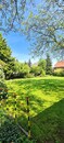 PRODEJ RODINNÉHO DOMU se zděným zastřešeným dvorem 240 m2 , pozemek 987 m2, ul. Novosibřinská, Újezd nad Lesy, Praha 9, cena 13980000 CZK / objekt, nabízí