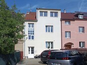 Investiční příležitost - Bytový dům po rekonstrukci, Praha 10 - Strašnice u metra Skalka, cena cena v RK, nabízí