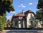 Prvorepubliková vila na pozemku 723 m2 ve Vysočanech, cena 27880000 CZK / objekt, nabízí 
