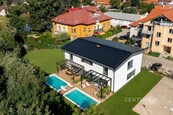 Dvougenerační novostavba RD 10+2 v MČ Újezd u Průhonic, cena cena v RK, nabízí CENTURY 21 Realitas Central Praha