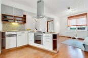Rodinný řadový dům 120 m2 se zahradou a terasou v klidné části Záběhlic na Praze 10, cena 12990000 CZK / objekt, nabízí Century 21 Synergy