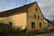 Investiční příležitost s velkým potenciálem - zemědělská usedlost, Černotín u Dnešic (2 099 m2, 2 domy, hospodářské zázemí), cena 6500000 CZK / objekt, nabízí 