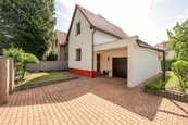 Rodinný dům se zahradou, zimní zahradou, venkovním posezením a garáží, Praha 6 - Liboc, cena cena v RK, nabízí CENTURY 21 Stereo Reality