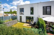 Řadový rodinný dům klidné bydlení s výbornou dostupností v Praze Hájích., cena 48000 CZK / objekt / měsíc, nabízí Vilímková reality