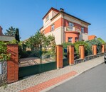 Pronájem bytu 5+1 s terasou ve stylové vile s malou zahradou, Praha 4, Modřany, cena 42000 CZK / objekt / měsíc, nabízí Vilímková reality