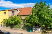 Prodej rodinného domu k rekonstrukci, 157 m2, pozemek 390 m2, ulice Na bahnech 616/23, P9 - Čakovice, cena 12490000 CZK / objekt, nabízí 