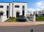 Pronájem rodinného domu 149 m, pozemek 345 m, cena 60000 CZK / objekt / měsíc, nabízí JURIS REAL, spol. s r.o.