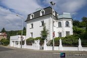 Reprezentativní prvorepubliková vila po rekonstrukci, s velkým potenciálem., cena 32990000 CZK / objekt, nabízí 