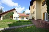 Pronájem vila Praha Chodov 454 m2, zahrada 413 m2, terasa bazén sauna garáž , cena 70000 CZK / objekt / měsíc, nabízí 