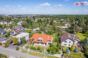 Pronájem rodinného domu, 250 m2, Praha, ul. V jehličině, cena 40000 CZK / objekt / měsíc, nabízí