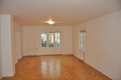 Pronájem rohového podsklepeného domu, cena 78000 CZK / objekt / měsíc, nabízí Květoslava Sládková