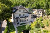 Prodej Luxusní vily 850 m2, na pozemku 5500 m2, Praha 6 - Lysolaje, cena cena v RK, nabízí Mgr. Jindřich Svoboda