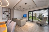 Pronájem zařízeného RD 4+KK, 135 m2 , Komořany - Modřanský háj, cena 55000 CZK / objekt, nabízí Faraon Reality, s.r.o.