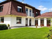Pronájem reprezentativní vily 7+1 (365 m2), KRYTÝ BAZÉN, KRB, 2 GARÁŽE, ZAHRADA, PRAHA 6 - NEBUŠICE, cena 89000 CZK / objekt / měsíc, nabízí Faraon Reality, s.r.o.
