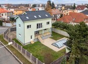 Velkorysý rodinný dům 7+kk s bazénem, garáži a zahradou - Praha 6, Ruzyně, cena 28900000 CZK / objekt, nabízí CENTURY 21 Premium