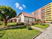 Prodej rodinného domu 3+1 na pozemku 453m2 Praha Petrovice, cena 12900000 CZK / objekt, nabízí 