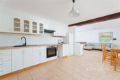 Rodinný dům v Praze-Lipencích 128 m2 s pozemkem 922 m2 , cena 14490000 CZK / objekt, nabízí CENTURY 21 Ruby