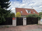 Prodej rodinného domu 113 m2, Praha 8 - Dolní Chabry, cena 19990000 CZK / objekt, nabízí 
